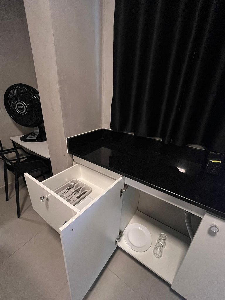 Suíte 115 — Espaçosa com Banheiro Privativo, Wi-Fi