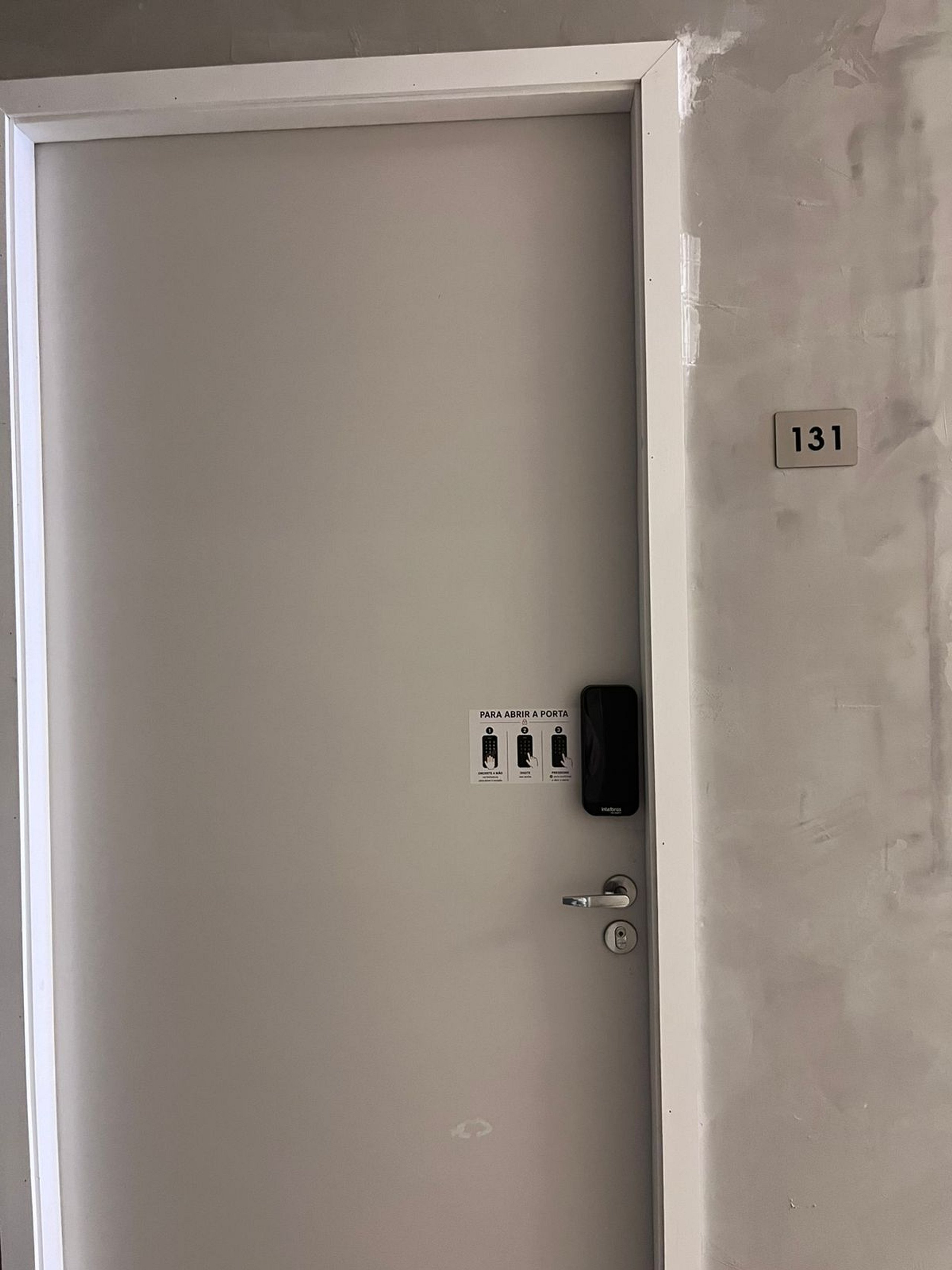 Suíte 131 — Espaçosa com Banheiro Privativo, Wi-Fi