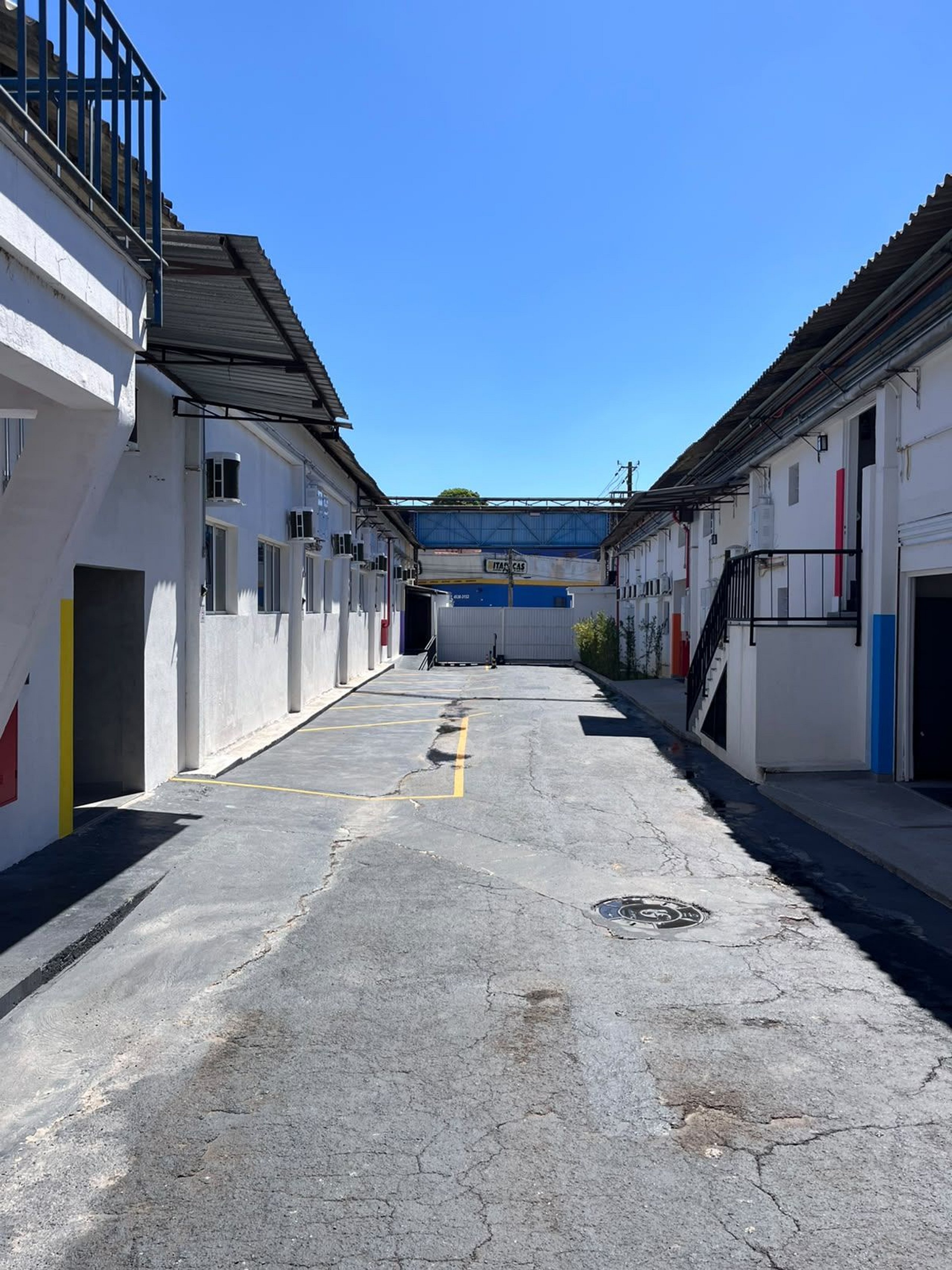 Suíte 123 — Espaçosa com Banheiro Privativo, Wi-Fi